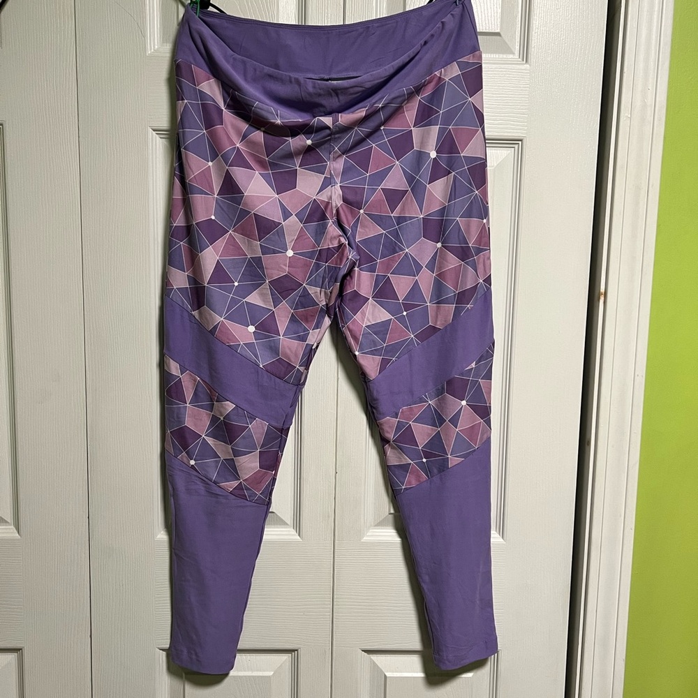 Disney Purple Wall Leggings Size XL